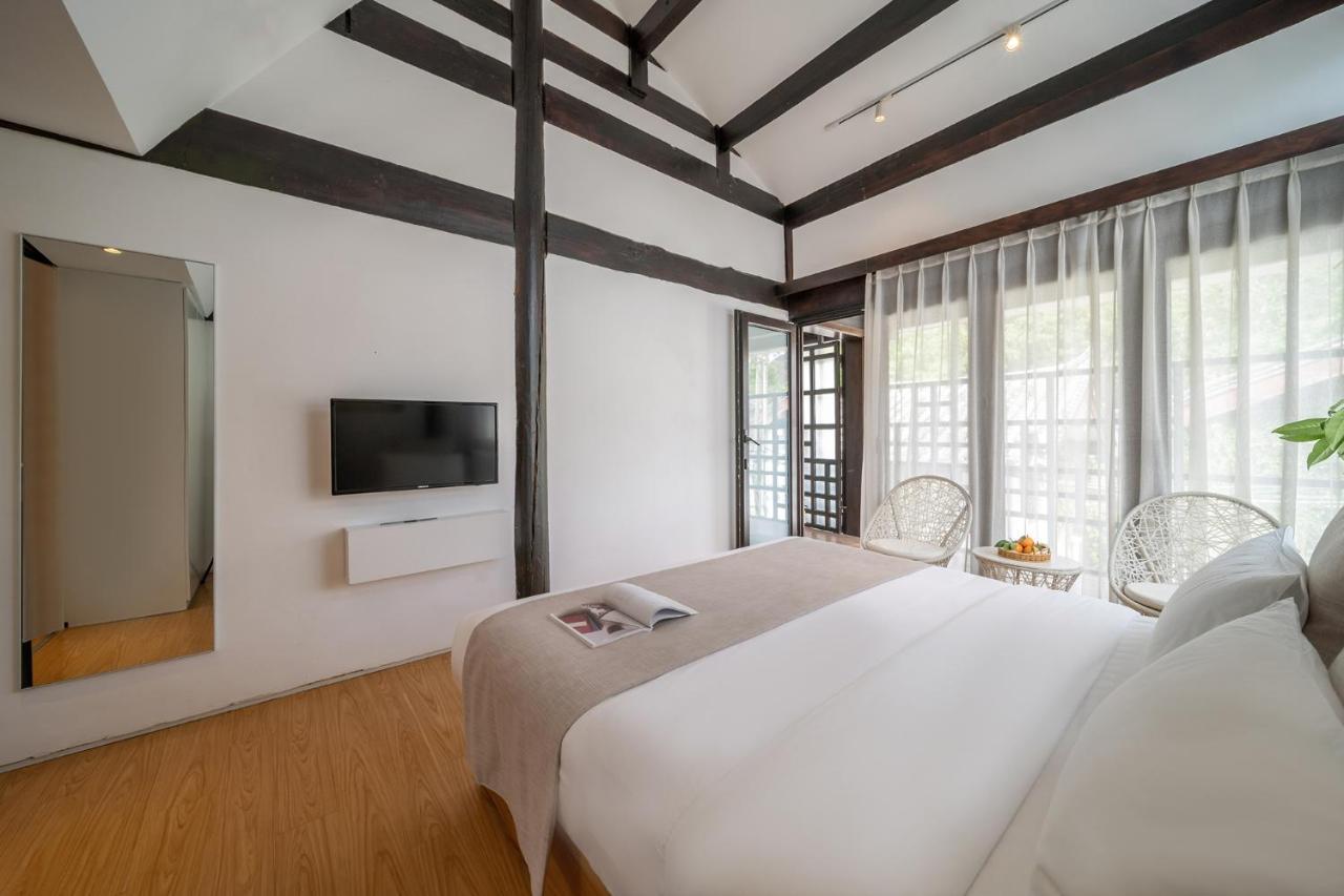 The Bivou Lijiang Hotell Lijiang  Exteriör bild